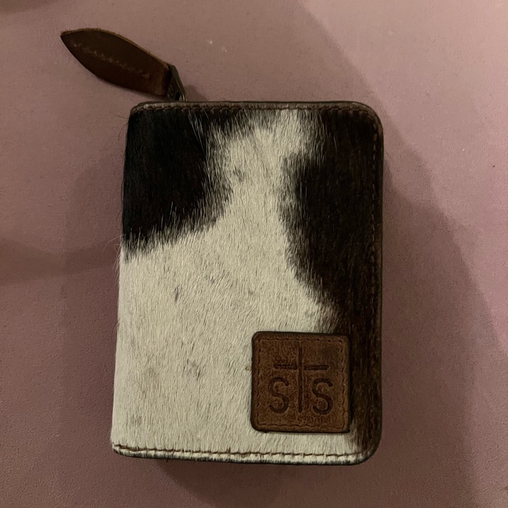 STS Ranchwear Cowhide Key & Card Holder - Brown and White